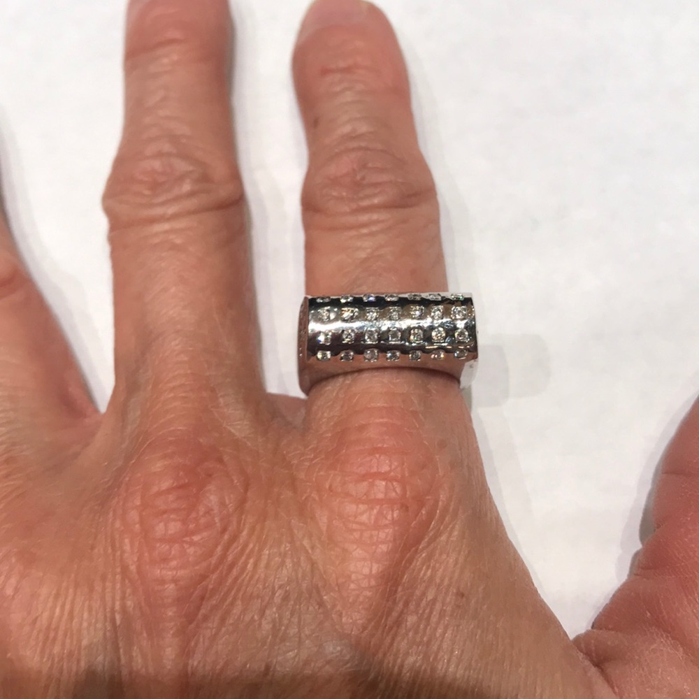 Diamond Ring - Picture 4 of 4
